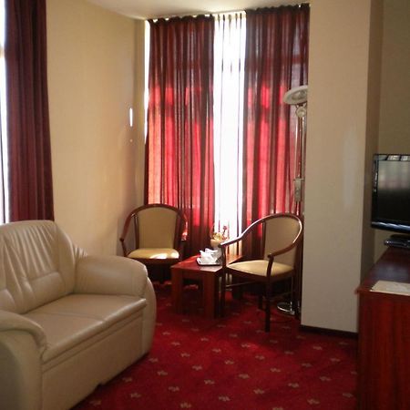 Hotel Ary คลูจ-นาโปกา ภายนอก รูปภาพ