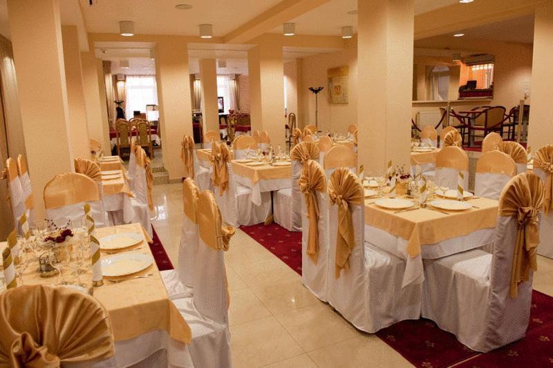 Hotel Ary คลูจ-นาโปกา ภายนอก รูปภาพ