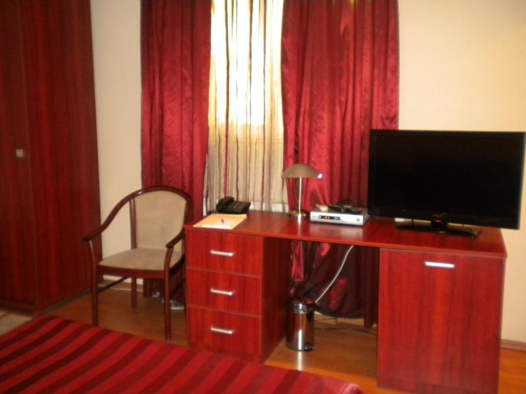 Hotel Ary คลูจ-นาโปกา ภายนอก รูปภาพ