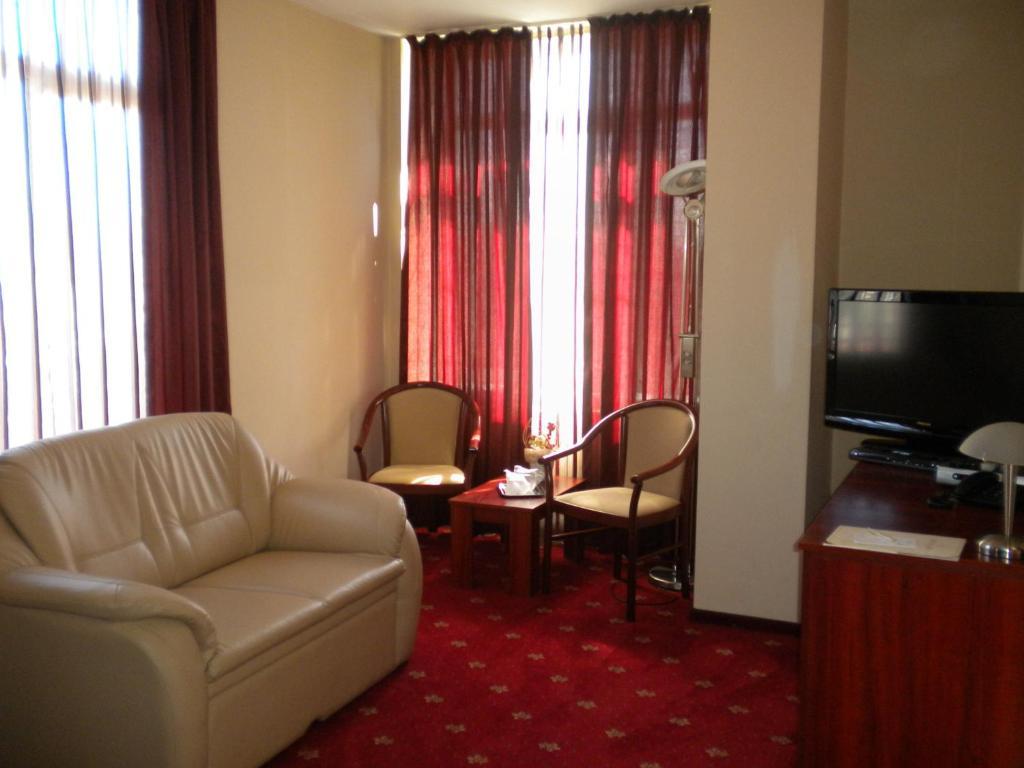 Hotel Ary คลูจ-นาโปกา ภายนอก รูปภาพ